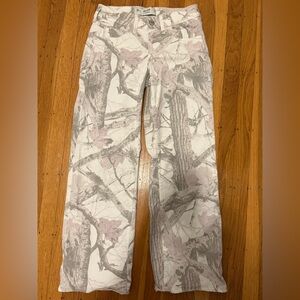 Hollister cream camo low rise camo baggy jeans size 000